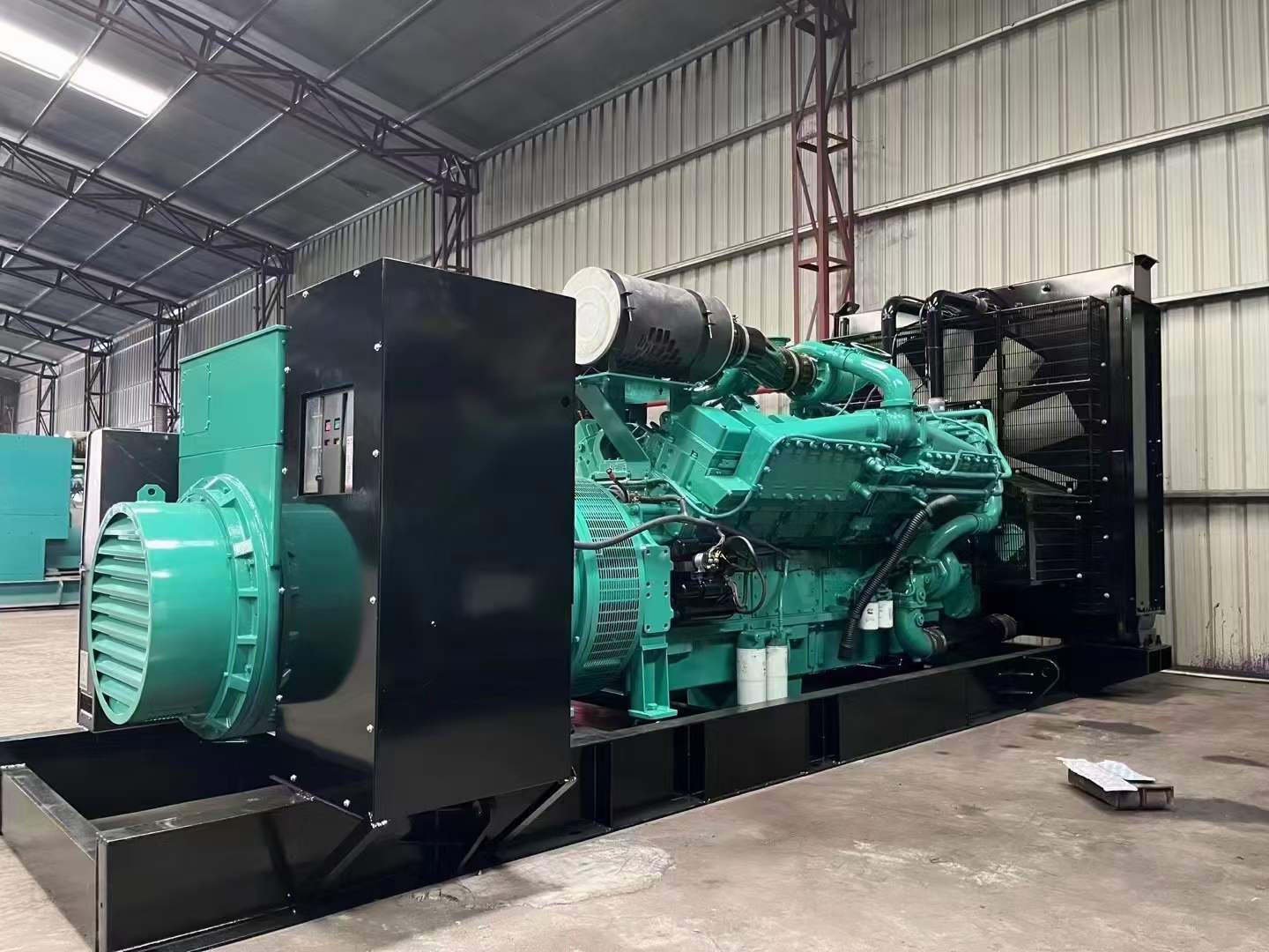 富平如何降低 800kW 柴油发电机输出电流的波动？