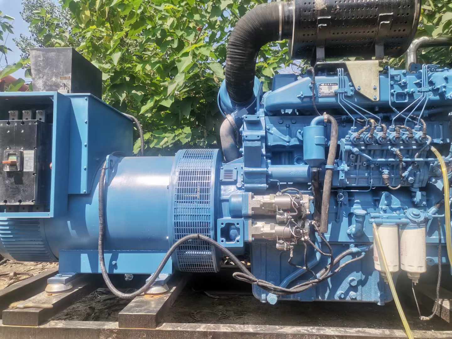 富平详细说明降低 800kW 柴油发电机输出电流波动的方法