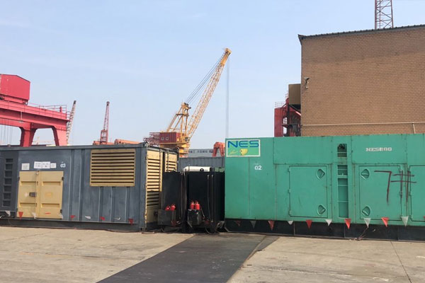 富平发电机出租空气滤清器的清洁频率是多少？