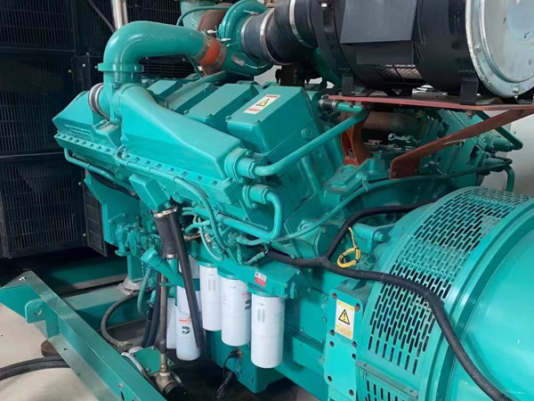 富平更换100kW柴油发电机组机油时，需要注意哪些事项？