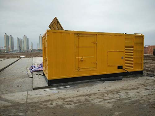 富平合同中关于乙方责任导致工期延误的赔偿标准应该如何制定？